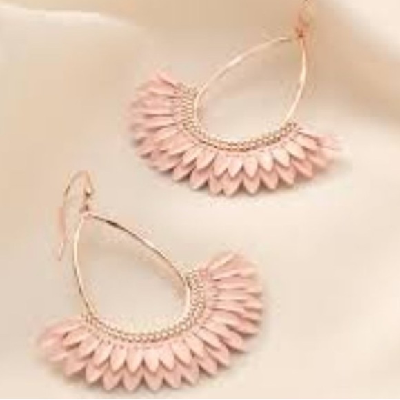 Stella Dot Jewelry Stella Dot Rose Gold Pale Pink Pegasus